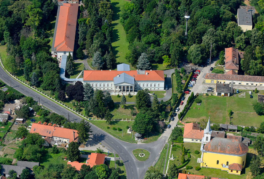 Hegyfalu, Hungary