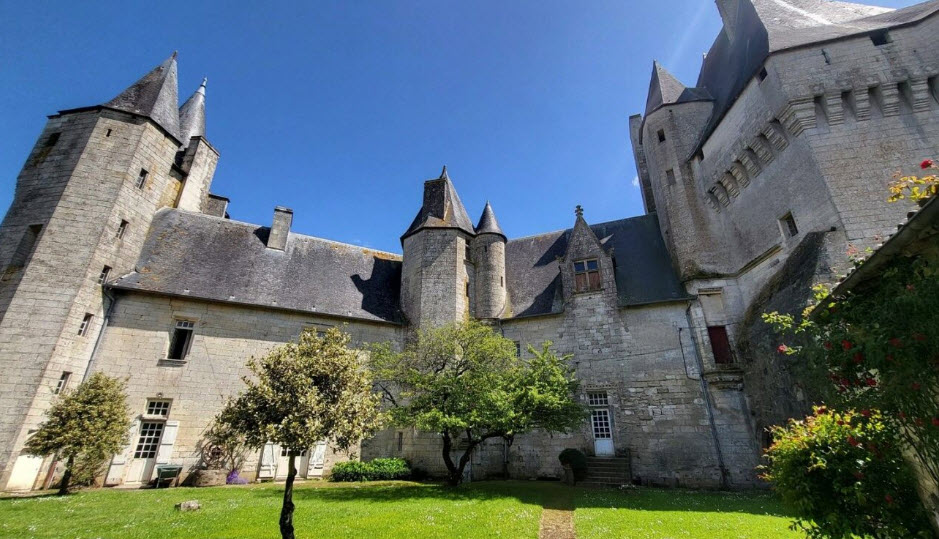 Cherveux, France