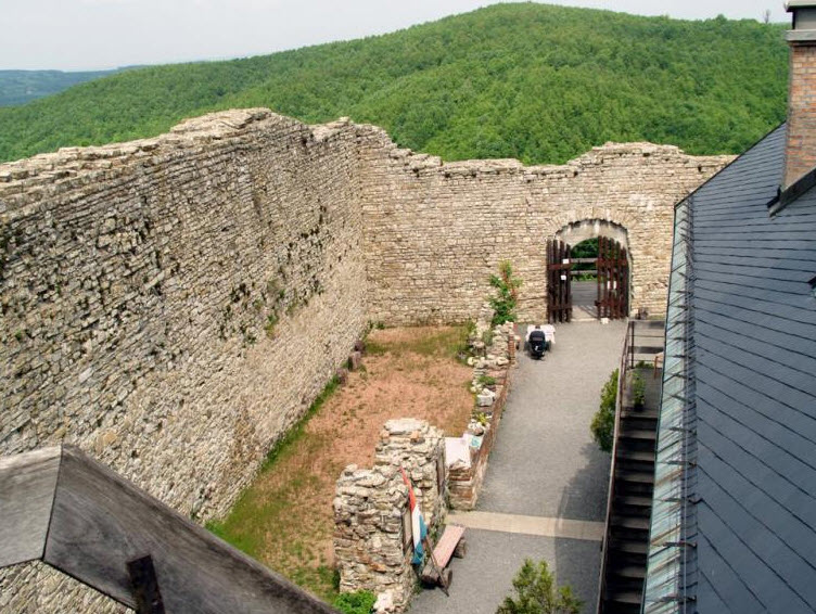 Máré-Vár, Hungary