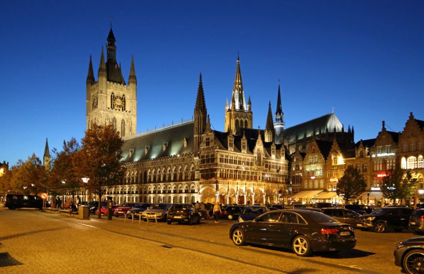 Elzenwallekasteel, Ypres, Belgium