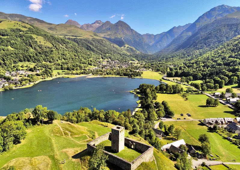 Génos, France