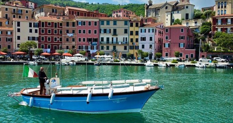 Vecchiano, Italy, Italy