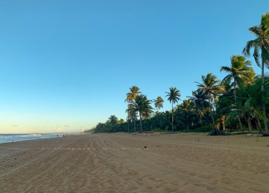 Aviones Beach , Campamento Piñones, Puerto Rico