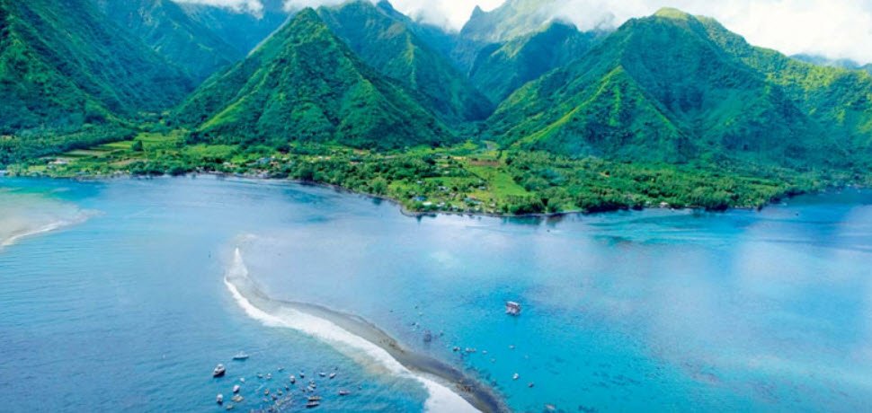 Teahupo'o, French Polynesia, France