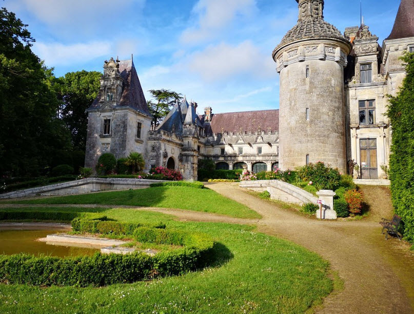 Pons, France