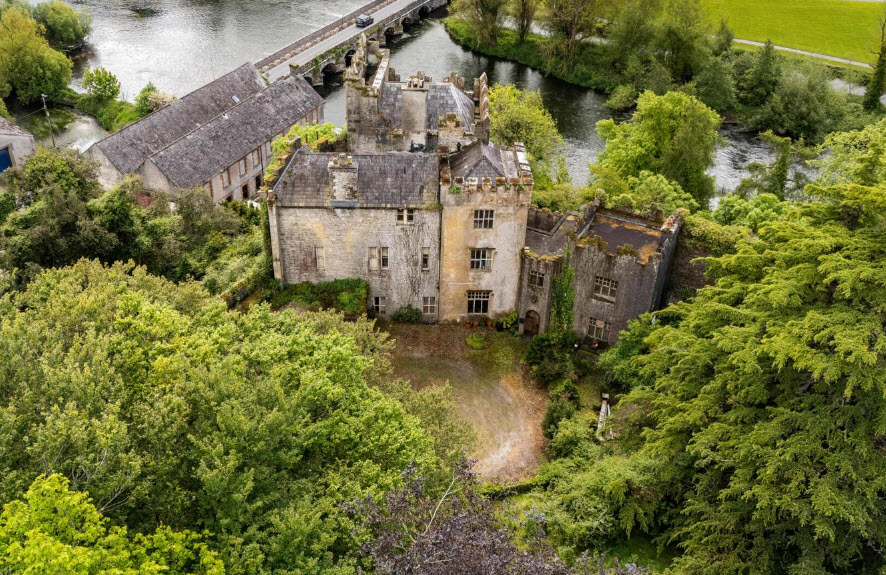 Ardfinnan, Ireland