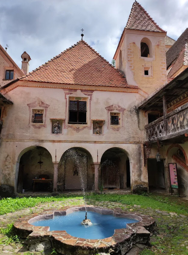 Fischburg, Italy