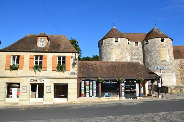 Dourdan, France, France
