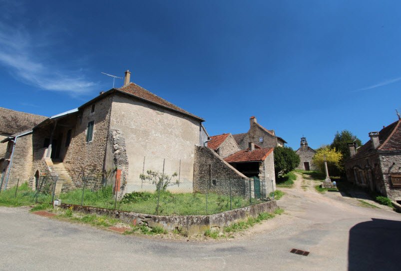 Montceaux-Ragny, France, France