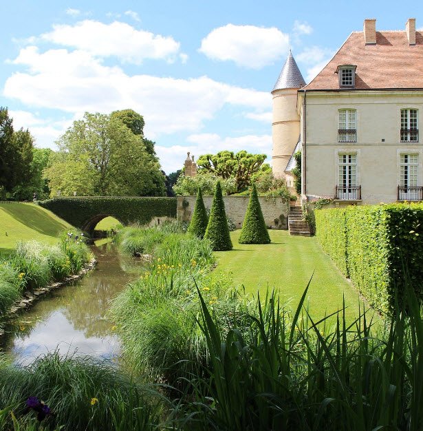Pesselières, France