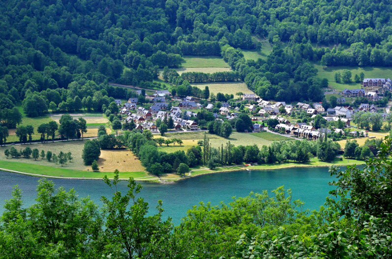Génos, France