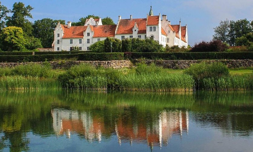 Bosjökloster, Sweden