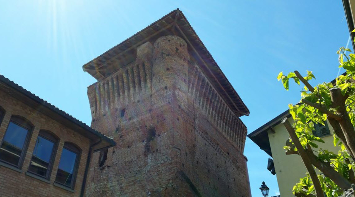 Dongione (o castello-torre) di Carbonara Scrivia, Italy