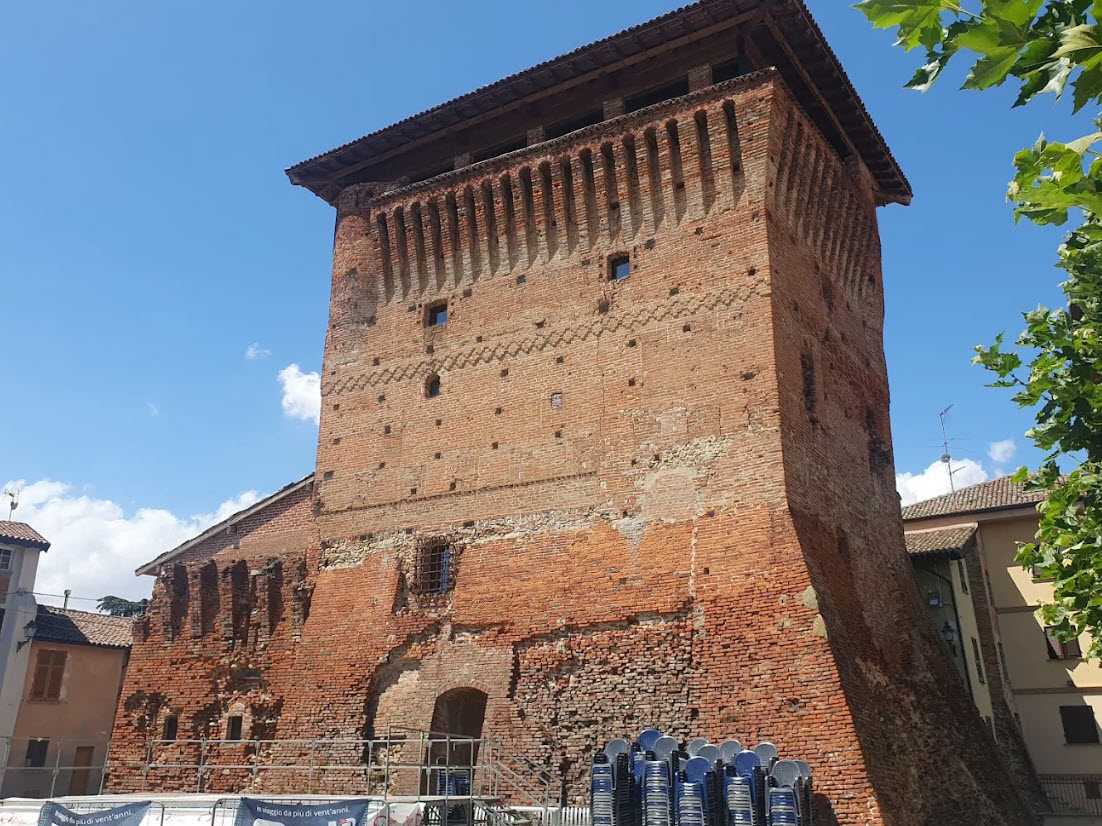 Dongione (o castello-torre) di Carbonara Scrivia, Italy