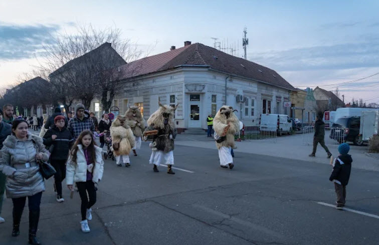 Busóudvar, Hungary