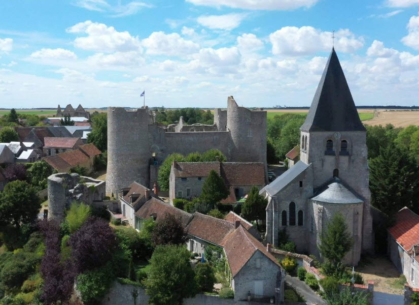 Yèvre-le-Châtel, France, France
