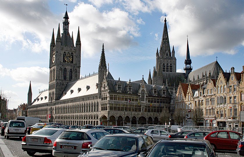 Elzenwallekasteel, Ypres, Belgium
