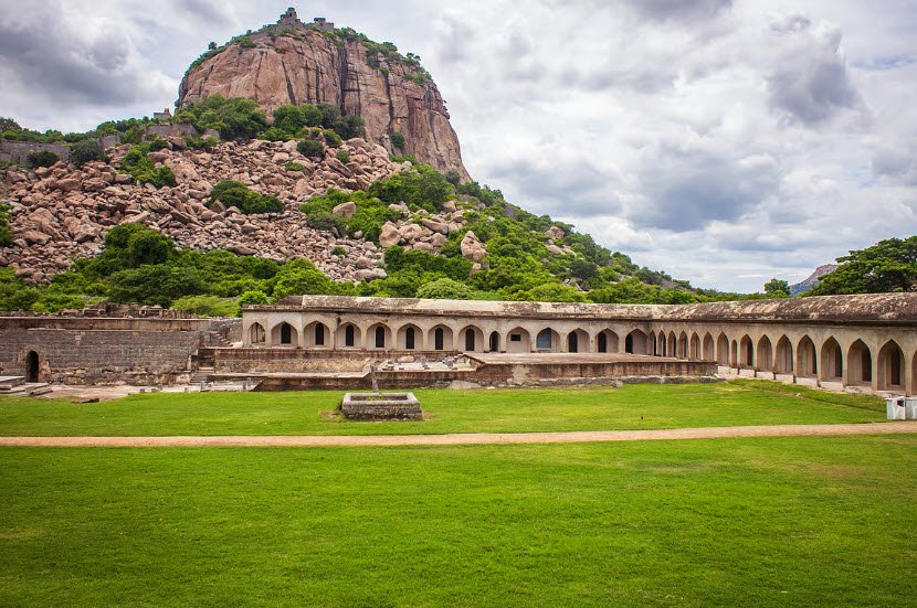 Fortshire, India