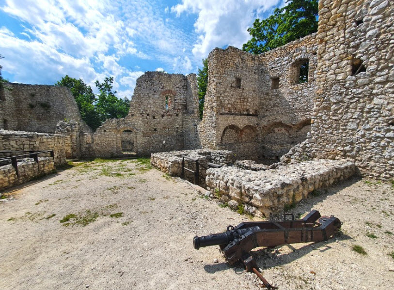 Smoleń, Poland