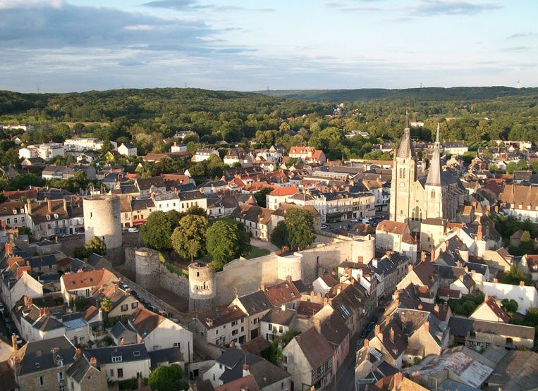Dourdan, France, France