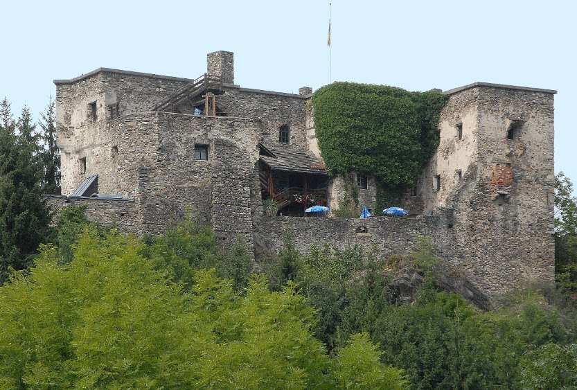 Burg Sommeregg, Seeboden, Austria