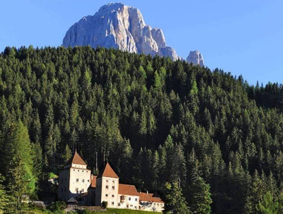 Fischburg, Italy