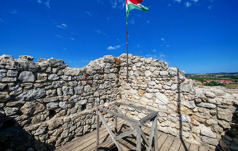 Essegvár, Hungary