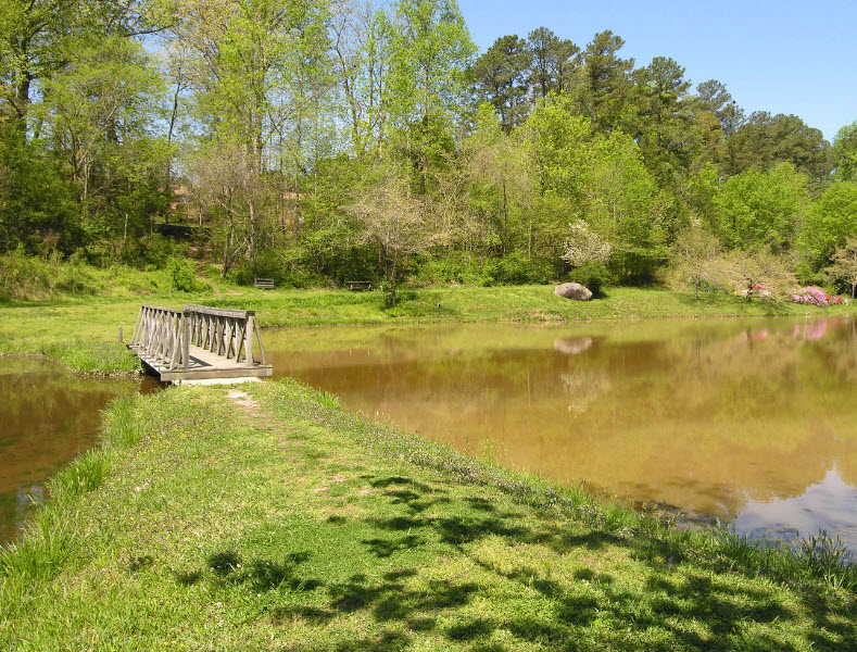 Louisburg College's de Hart Botanical Gardens, United States