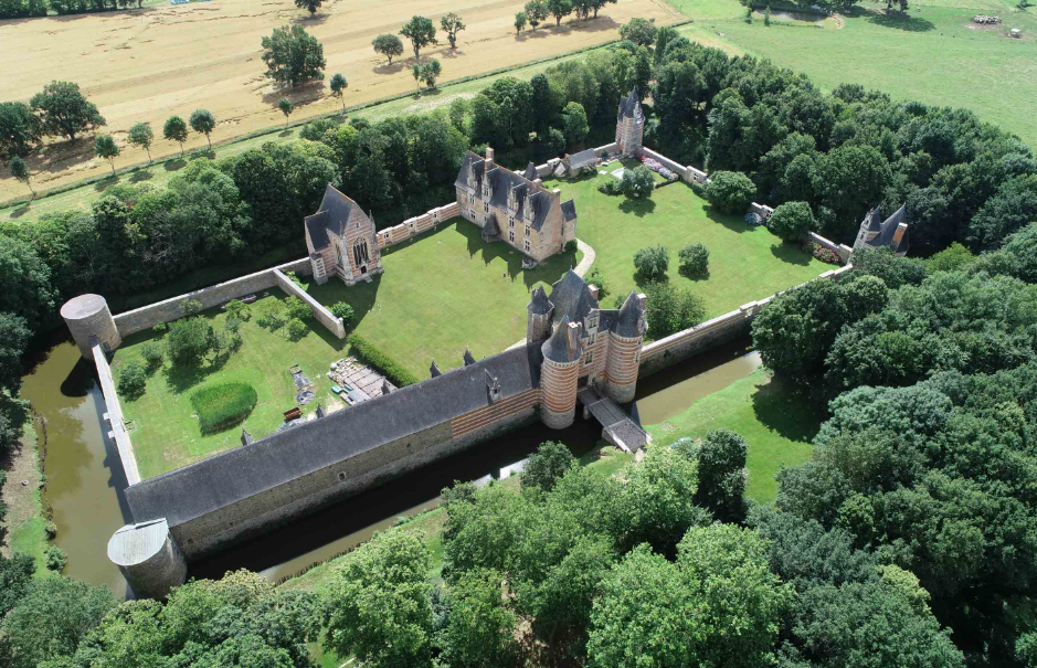 Chateau de Mortiercrolles, France