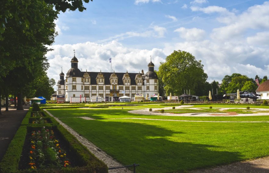 Neuhaus, Schloß Friedrichsbühl, Germany