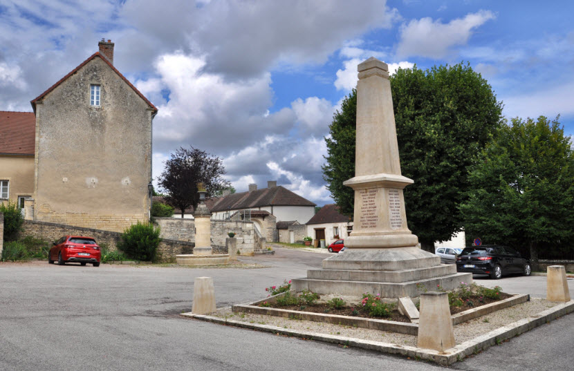 Frôlois, France