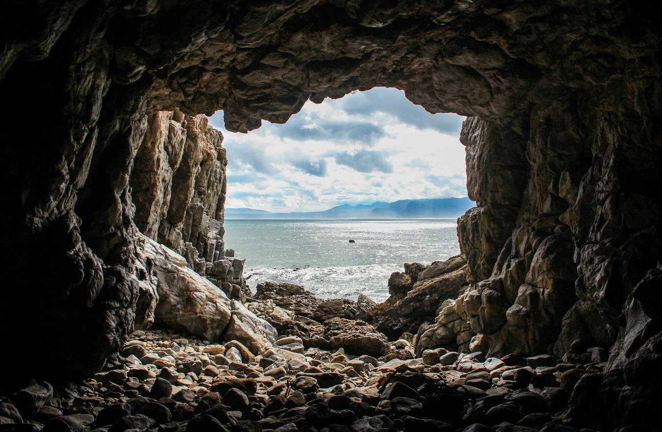 Explore Cave - Fabplaces.com