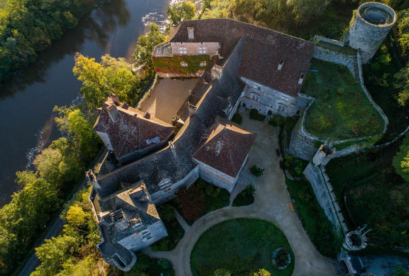 Cénevières, France