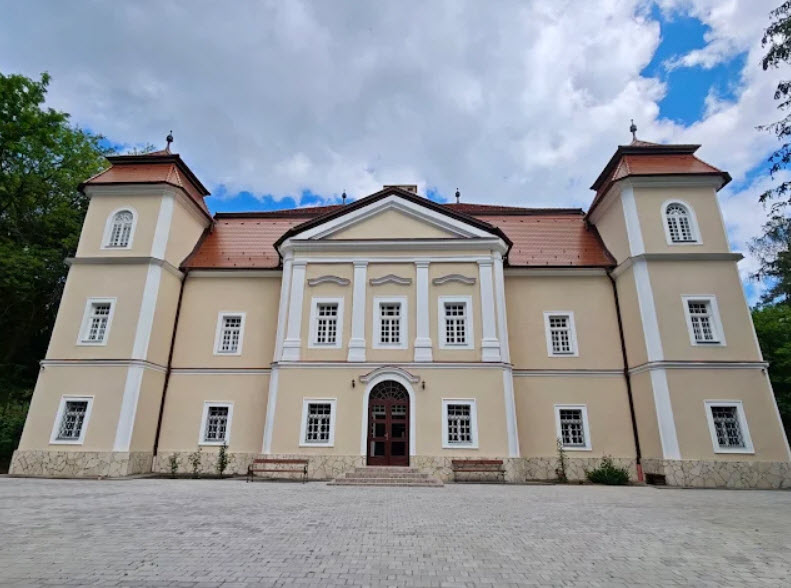 Fáy-kastély, Hungary