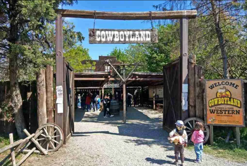 Cowboyland, Italy