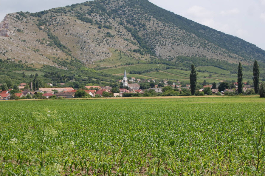 Szársomlyó, Hungary