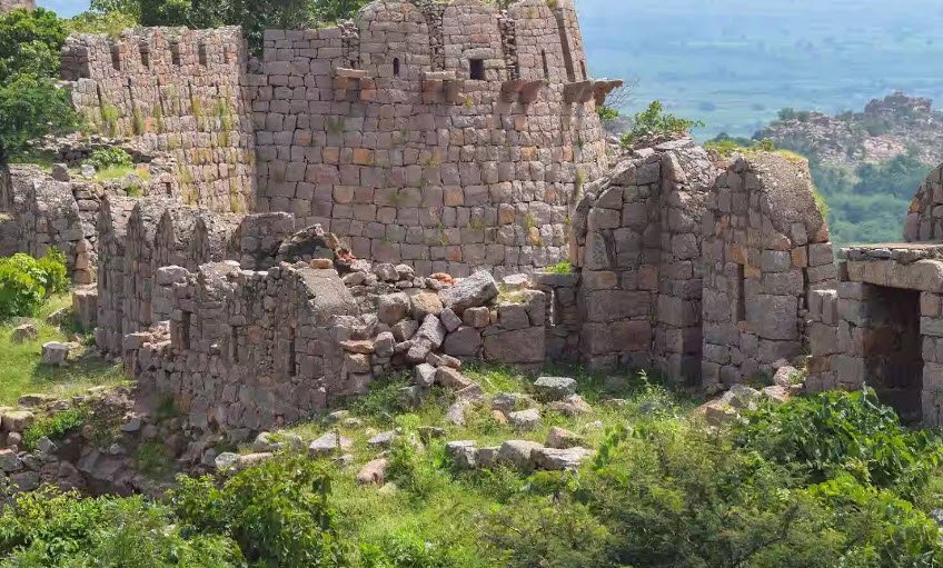 Kyadigera Fort, Raichur, Karnataka, India