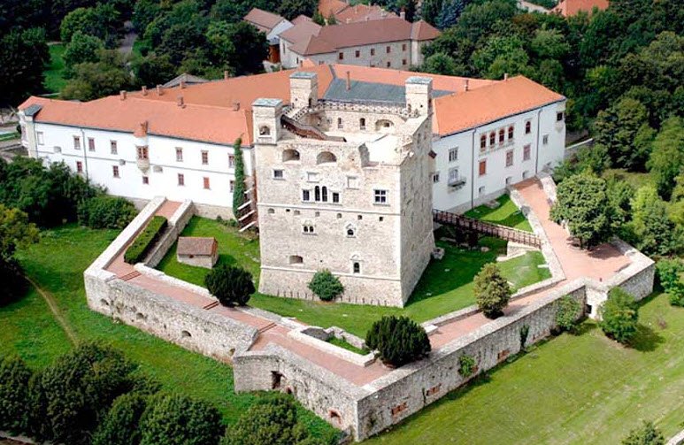 Rákóczi-vár, Popoiu, Romania, Romania