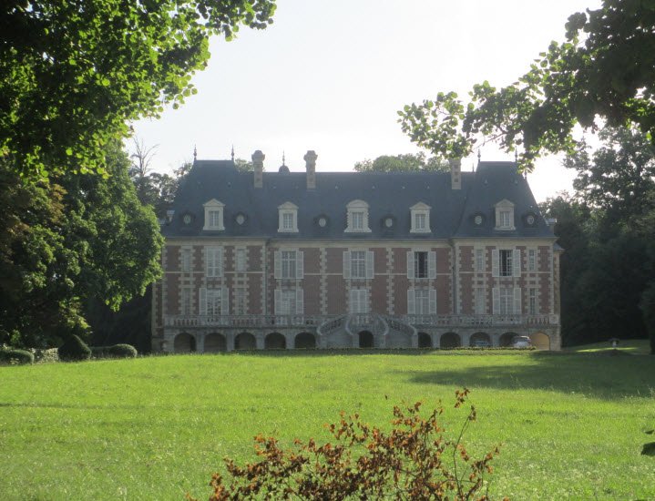 Igé, France, France