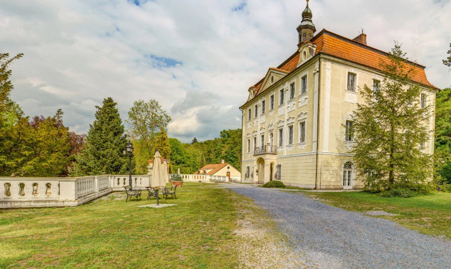 Suchomasty (zámek), Czech Republic (Czechia)