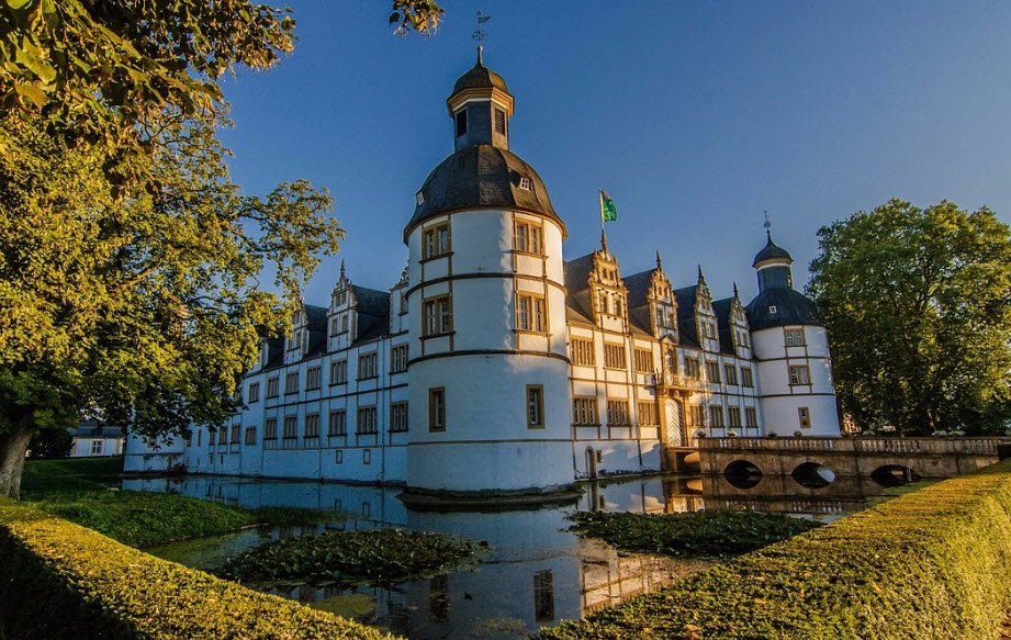 Neuhaus, Schloß Friedrichsbühl, Germany