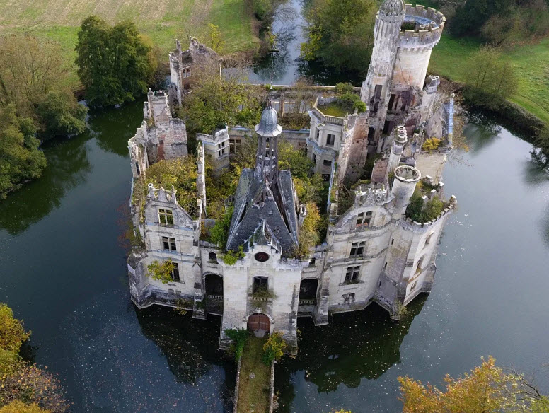 Troissy, France