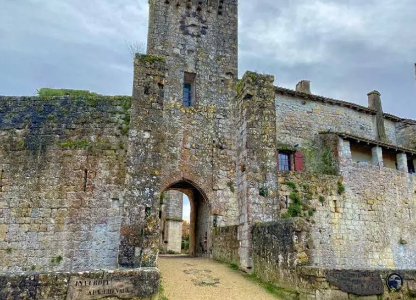 Larressingle, France, France